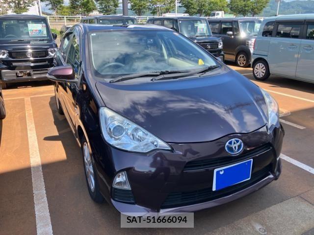 Toyota AQUA 2014-01 8364765-0
