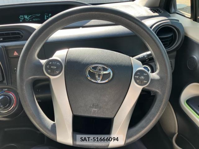 Toyota AQUA 2014-01 8364765-18