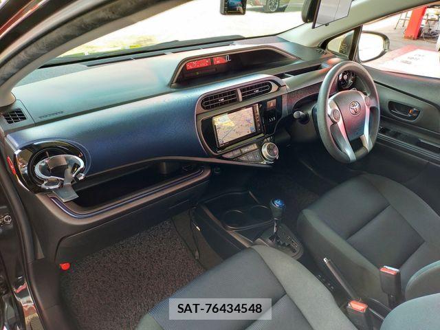 Toyota AQUA 2016-04 8364741-11