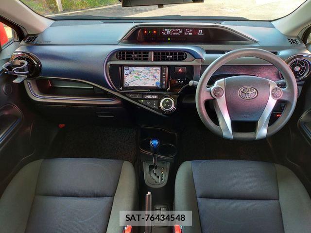 Toyota AQUA 2016-04 8364741-17
