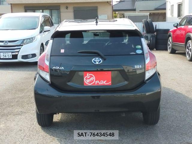 Toyota AQUA 2016-04 8364741-5