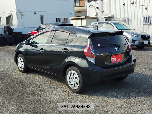 Toyota AQUA 2016-04 8364741-6