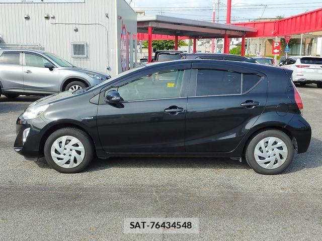 Toyota AQUA 2016-04 8364741-7
