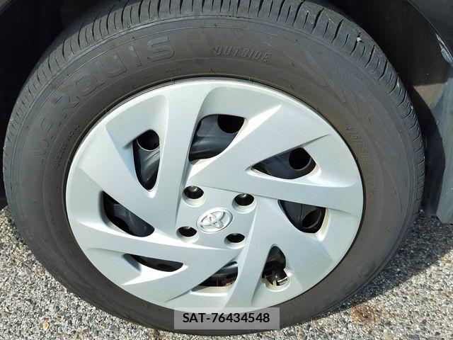 Toyota AQUA 2016-04 8364741-8