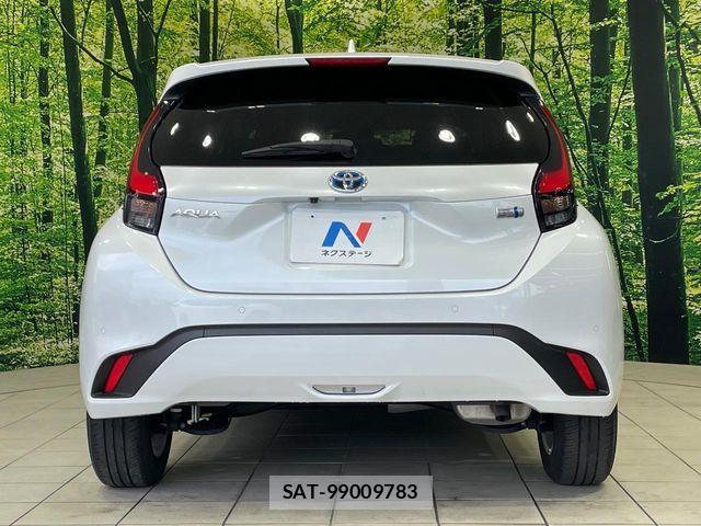 Toyota AQUA 2023-07 8364709-14