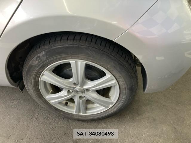 Toyota AQUA 2013-10 8364755-10