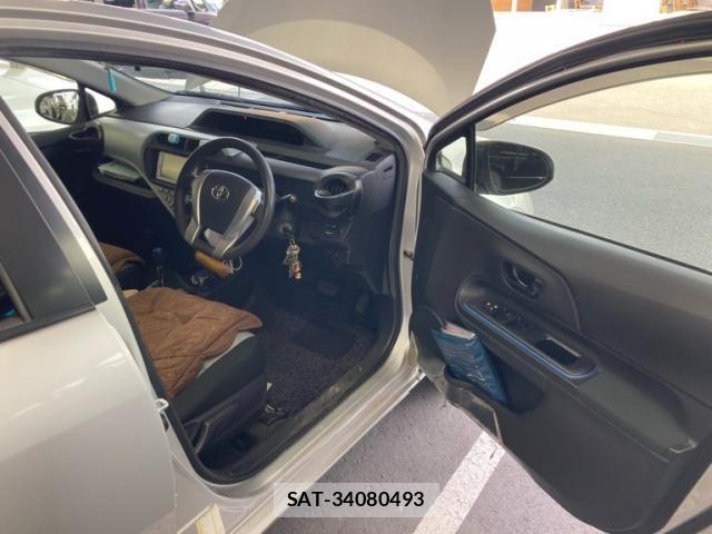 Toyota AQUA 2013-10 8364755-14