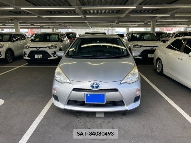 Toyota AQUA 2013-10 8364755-1