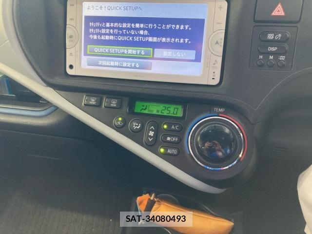 Toyota AQUA 2013-10 8364755-23