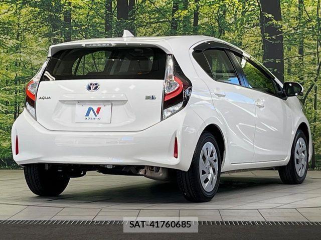 Toyota AQUA 2021-07 8364719-16