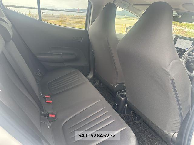 Toyota AQUA 2026-01 8364707-15