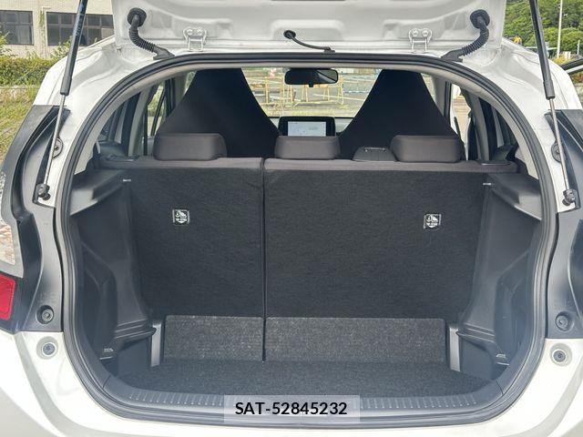 Toyota AQUA 2026-01 8364707-16