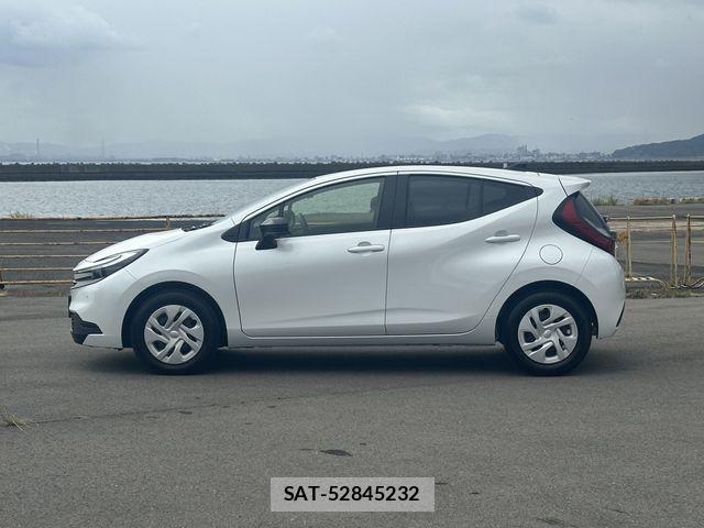 Toyota AQUA 2026-01 8364707-22