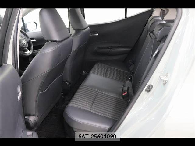 Toyota AQUA 2023-11 8364708-12