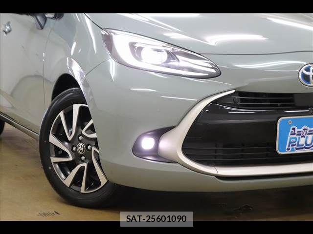 Toyota AQUA 2023-11 8364708-22