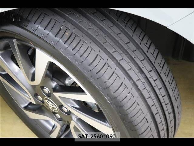 Toyota AQUA 2023-11 8364708-24