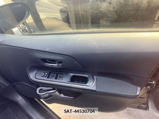 Toyota AQUA 2014-03 8364766-10