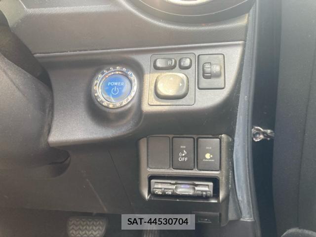 Toyota AQUA 2014-03 8364766-14