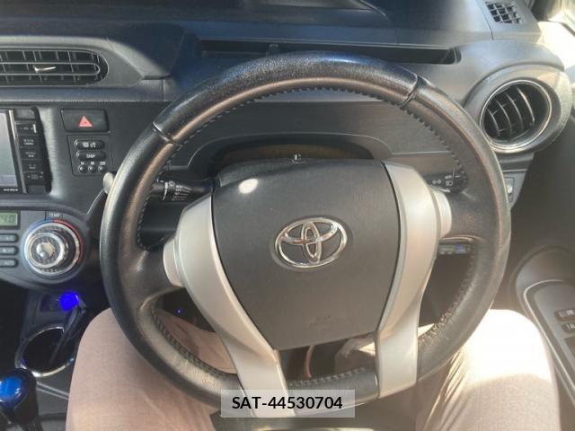Toyota AQUA 2014-03 8364766-15