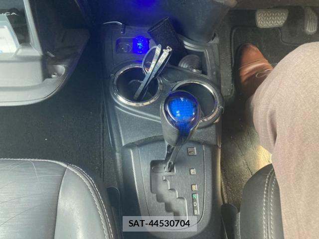 Toyota AQUA 2014-03 8364766-20