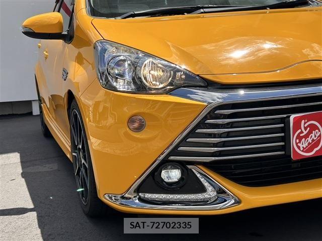Toyota AQUA 2015-02 8364721-4