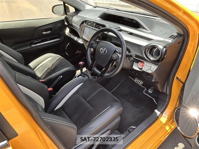 Toyota AQUA 2015-02 8364721-6