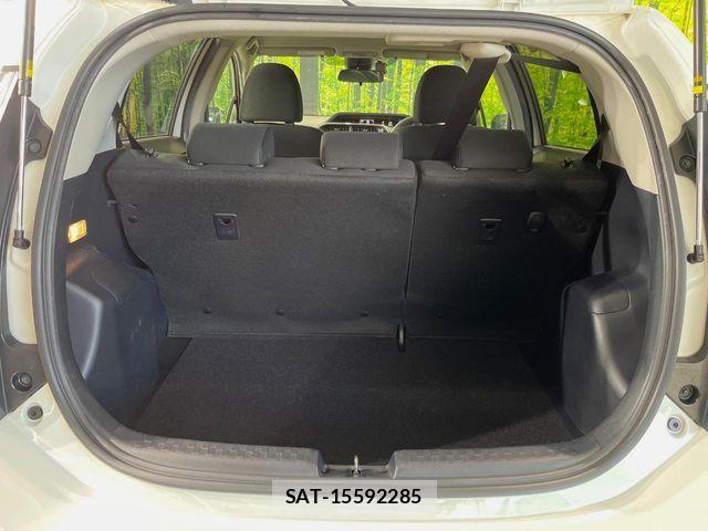 Toyota AQUA 2017-06 8364718-9