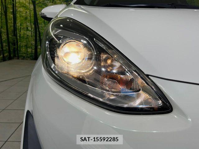 Toyota AQUA 2017-06 8364718-11