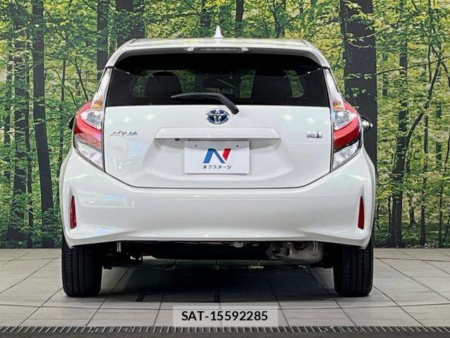 Toyota AQUA 2017-06 8364718-14