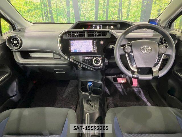 Toyota AQUA 2017-06 8364718-1