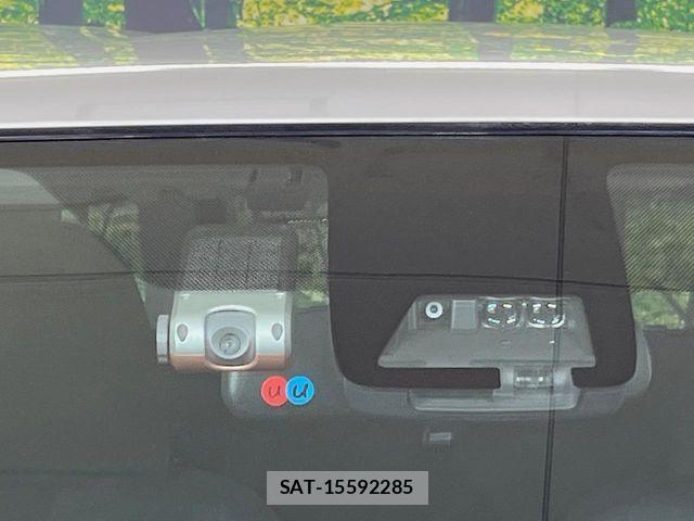 Toyota AQUA 2017-06 8364718-4