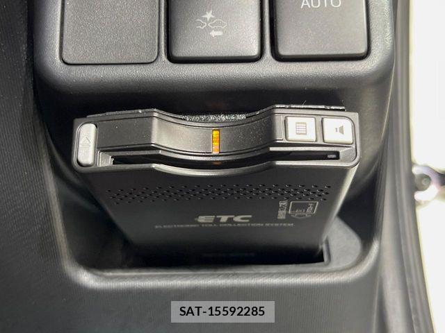 Toyota AQUA 2017-06 8364718-6