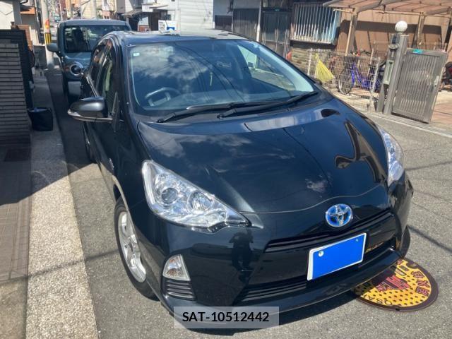 Toyota AQUA 2014-07 8364739-0