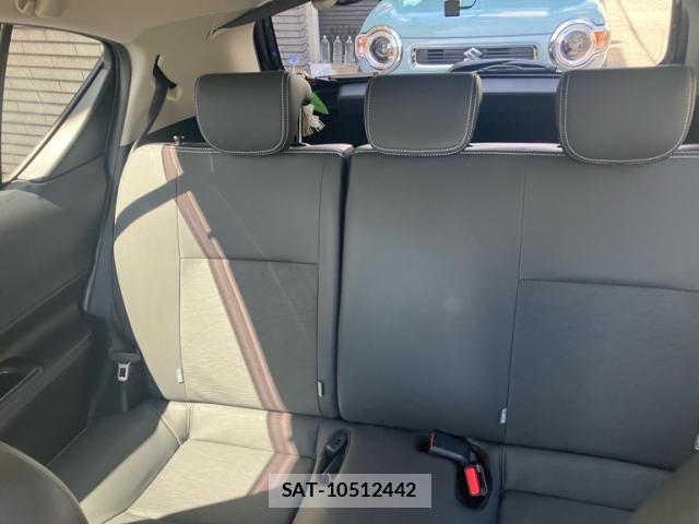 Toyota AQUA 2014-07 8364739-11