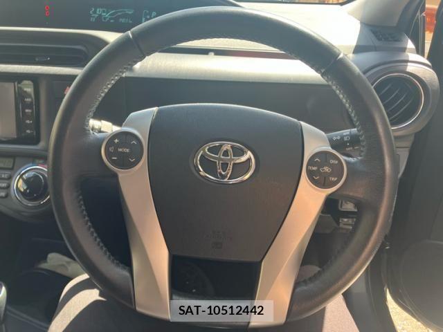 Toyota AQUA 2014-07 8364739-15