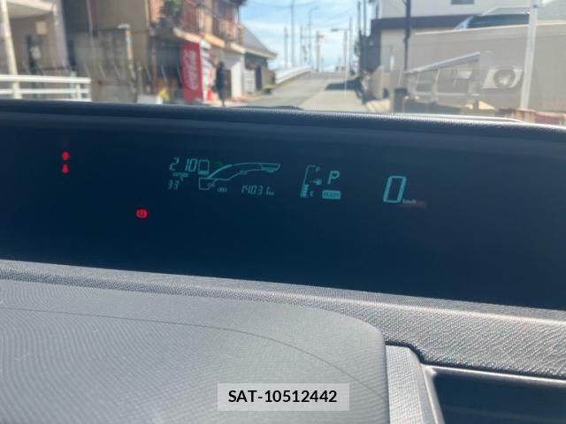 Toyota AQUA 2014-07 8364739-16