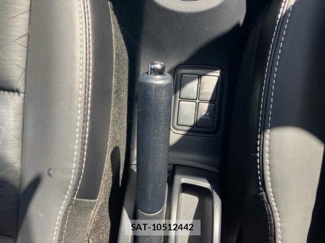 Toyota AQUA 2014-07 8364739-17