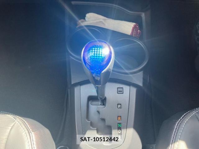 Toyota AQUA 2014-07 8364739-18