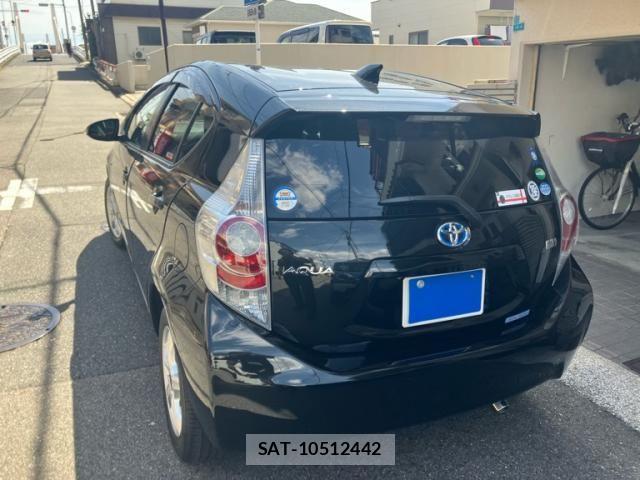 Toyota AQUA 2014-07 8364739-5