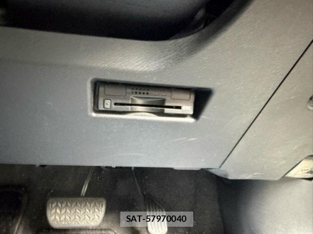 Toyota AQUA 2016-02 8364763-15