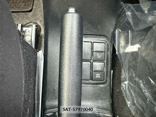 Toyota AQUA 2016-02 8364763-16