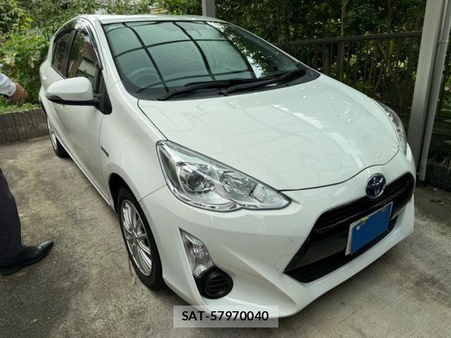 Toyota AQUA 2016-02 8364763-1