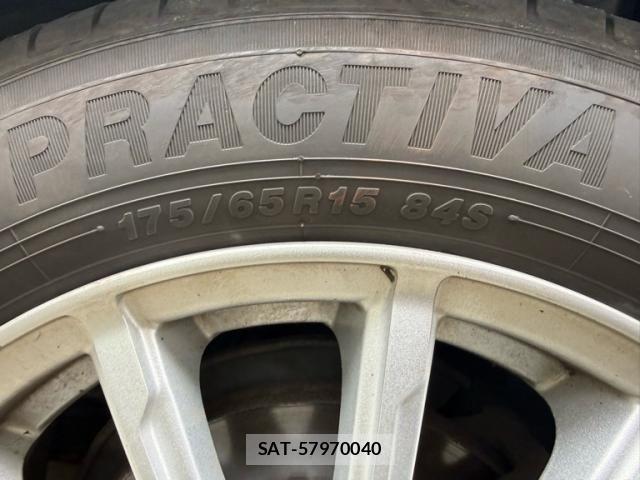 Toyota AQUA 2016-02 8364763-24