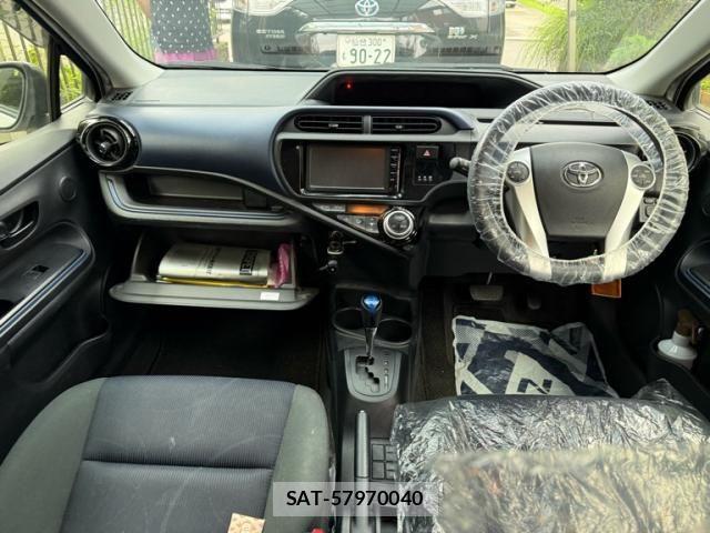 Toyota AQUA 2016-02 8364763-8