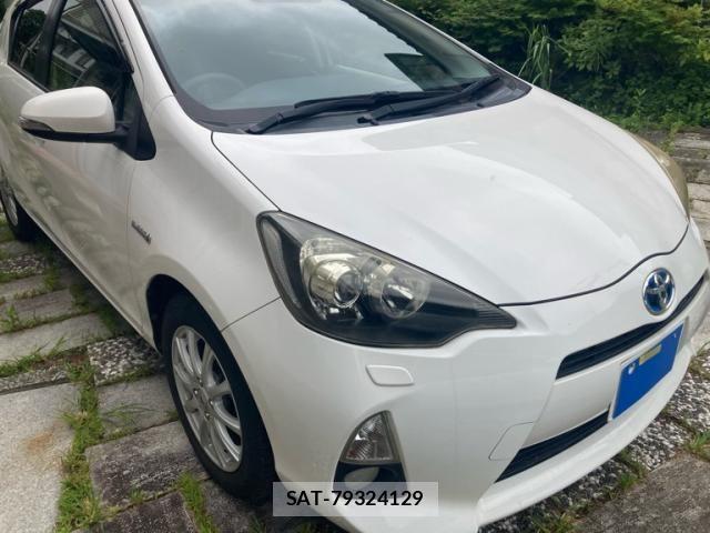Toyota AQUA 2012-09 8364753-0