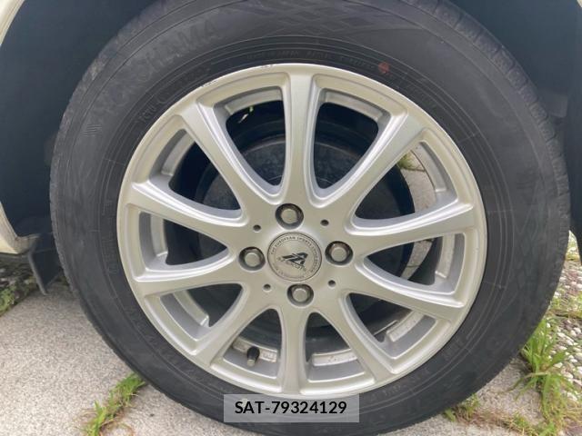 Toyota AQUA 2012-09 8364753-12