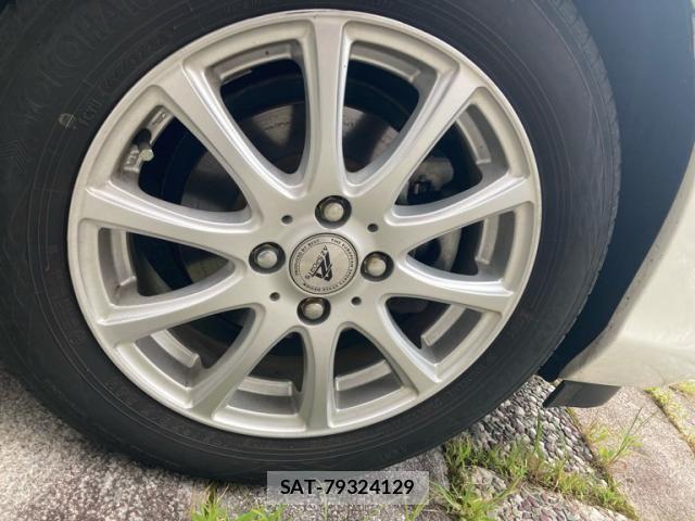 Toyota AQUA 2012-09 8364753-15