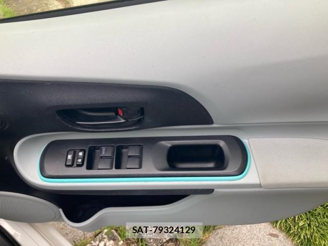 Toyota AQUA 2012-09 8364753-16