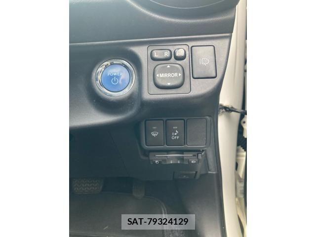 Toyota AQUA 2012-09 8364753-17