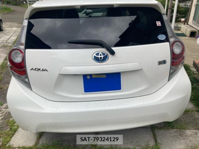 Toyota AQUA 2012-09 8364753-5